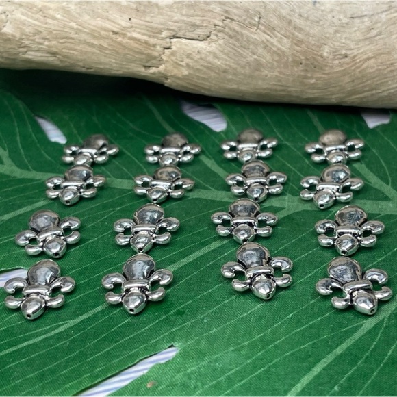 NEW Fleur De Lis Silver Tone METAL Beads DIY jewelry making supplies Craft Lot - Picture 7 of 15